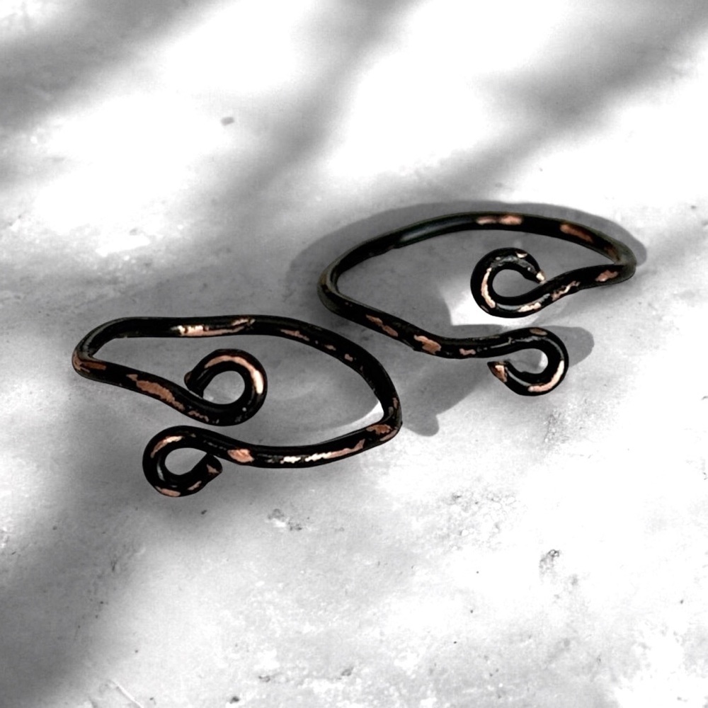 5 For $25💫2 Alternative Wicked Black Swirly Rings - Picture 4 of 6